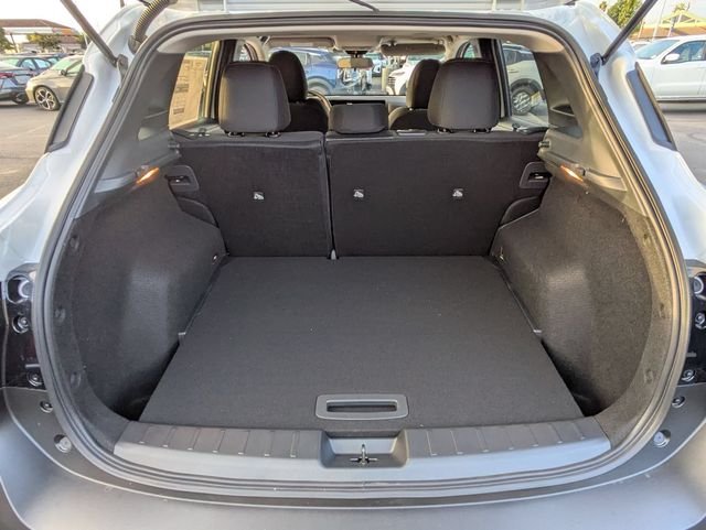 Used 2026 Aspen White Nissan SV image 26