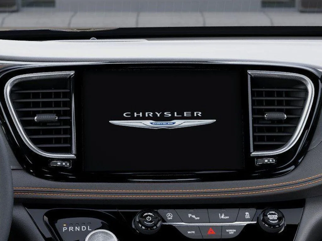 New 2026 Bright White Clear-Coat Exterior Paint Chrysler Pinnacle image 18