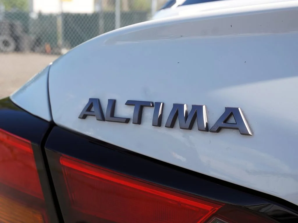 2025 Nissan Altima SV - Photo 13