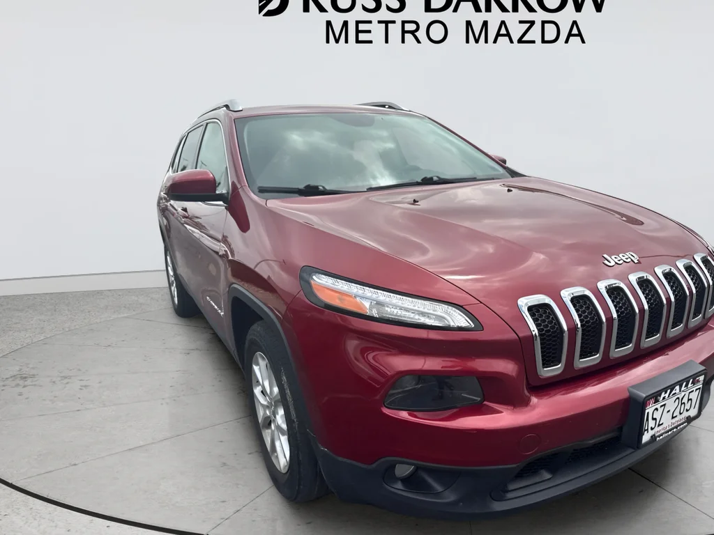 Used 2015 Red Jeep Latitude image 6