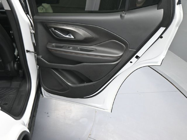 Used 2019 White GMC SLT image 15