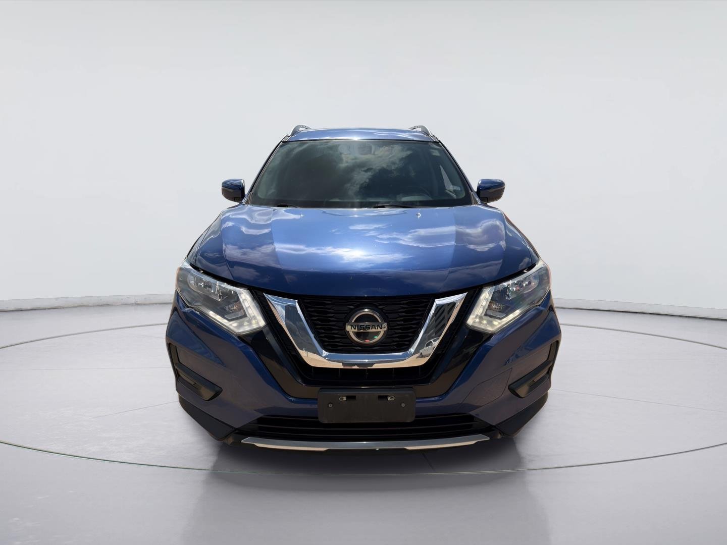 Used 2019 Caspian Blue Metallic Nissan SV image 2