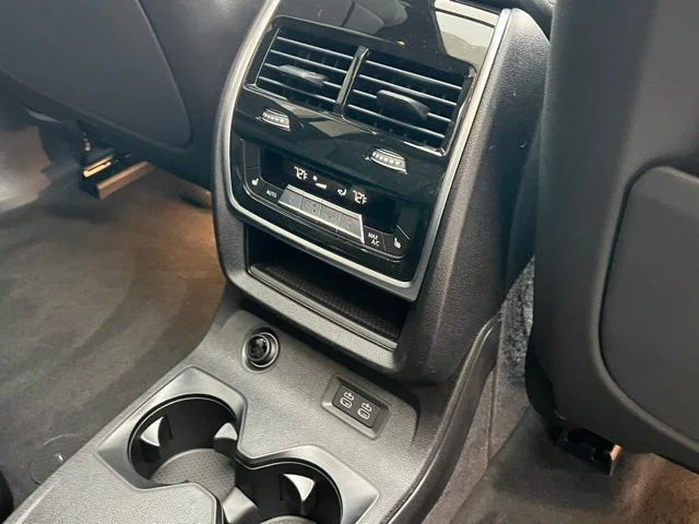 New 2026 Dravit Grey Metallic BMW xDrive40i image 32
