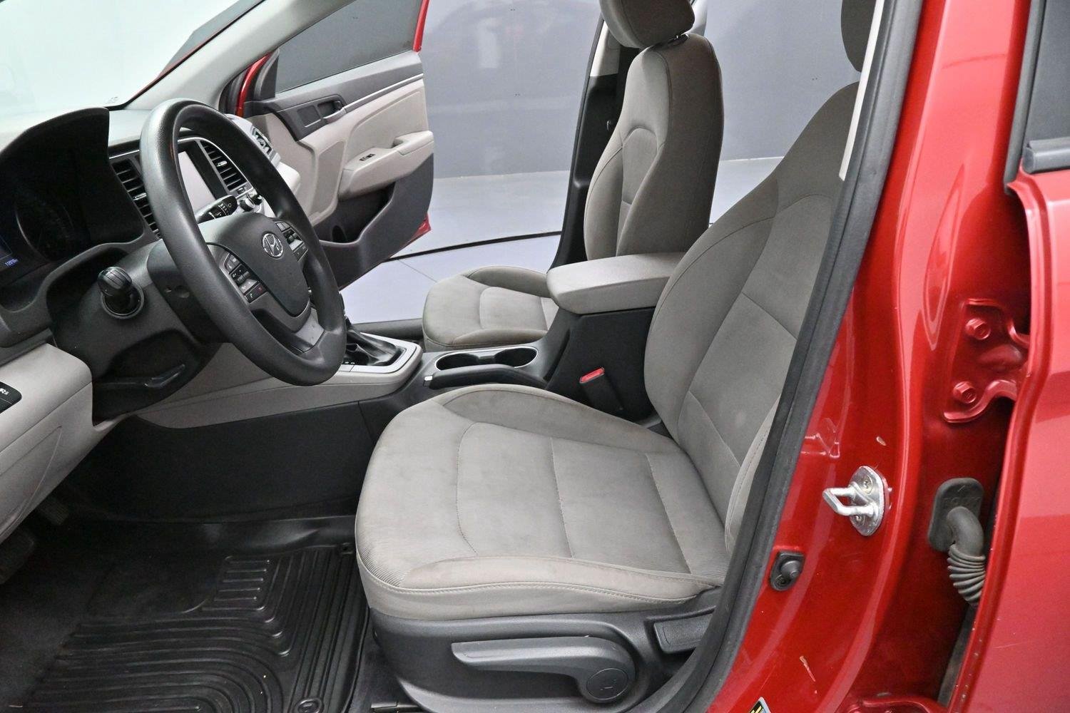 Used 2018 Scarlet Red Hyundai SEL image 12