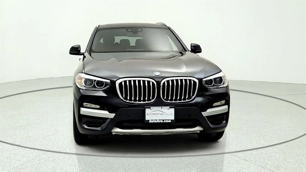 Used 2019 Black Sapphire Metallic BMW xDrive30i SAV w/ Convenience & Driving Assistance Pkgs + Nav image 2
