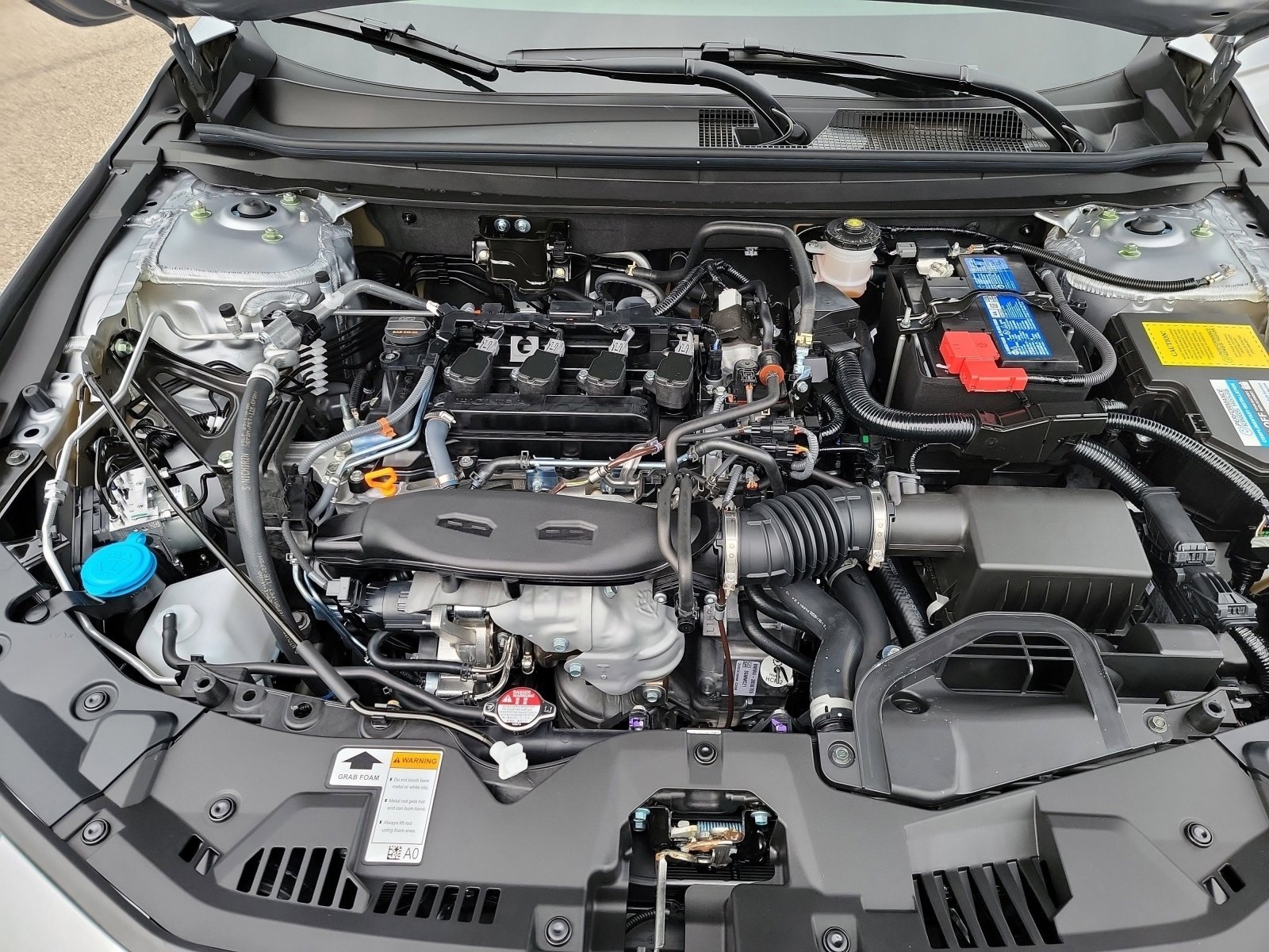 Used 2025 Silver Honda SE image 28