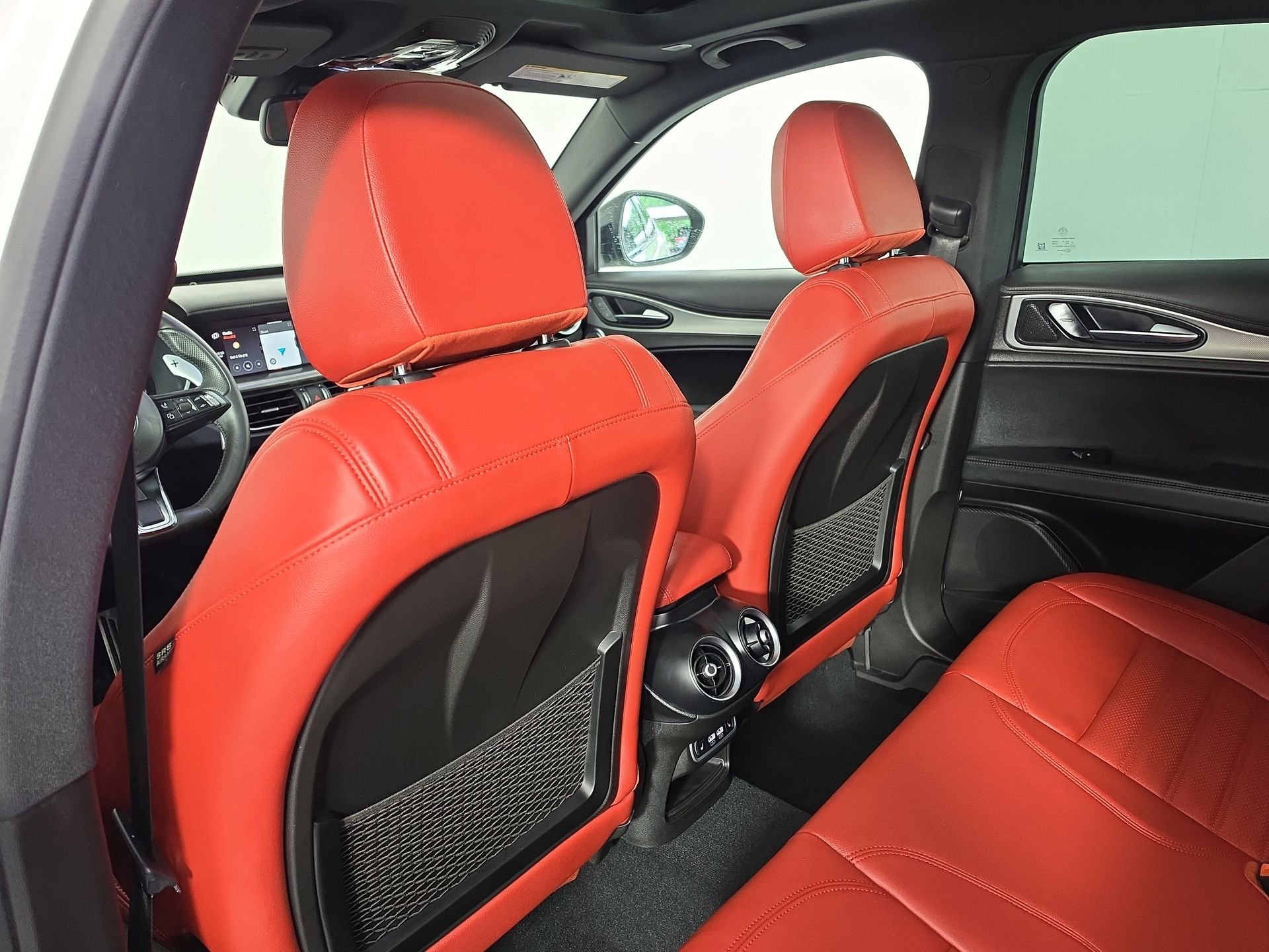 Used 2024 White Alfa Romeo Veloce image 35