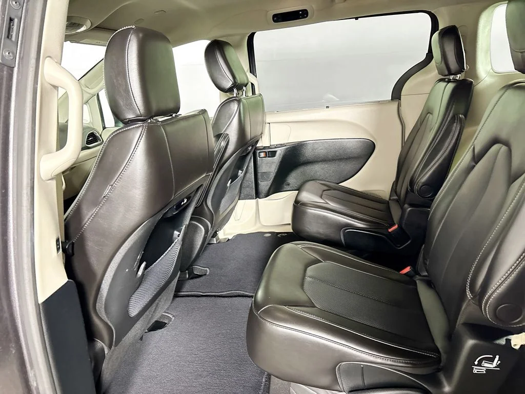 Used 2023 Gray Chrysler Touring L image 18