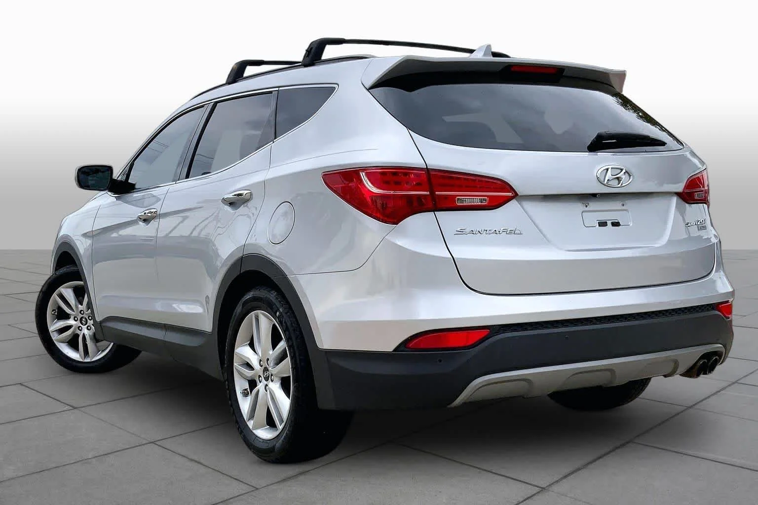 Used 2016 Sparkling Silver Hyundai  image 12