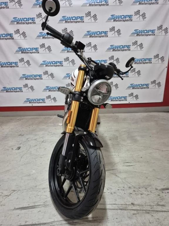 New 2026 white/black Triumph Base image 6