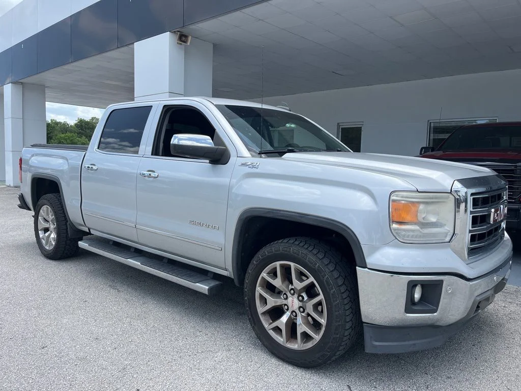 Used 2015 Silver GMC SLT image 4