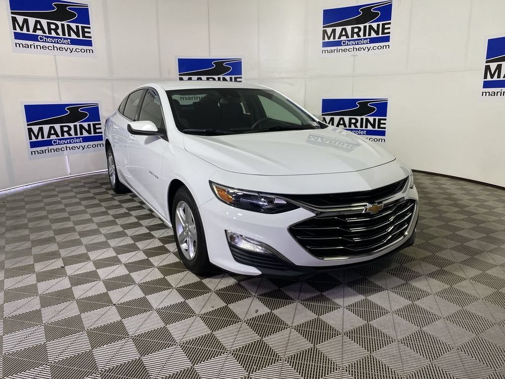 Used 2024 Summit White Chevrolet FL image 1