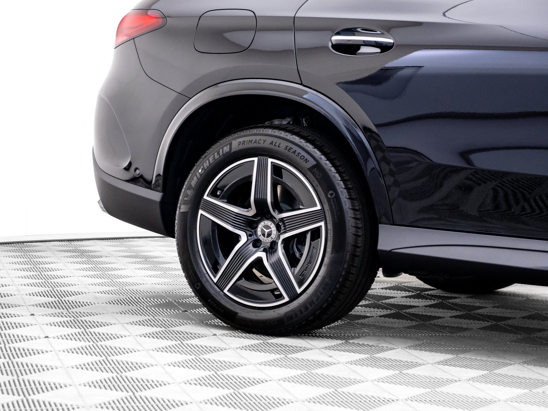 New 2026 Black Mercedes-Benz GLC 300 image 77