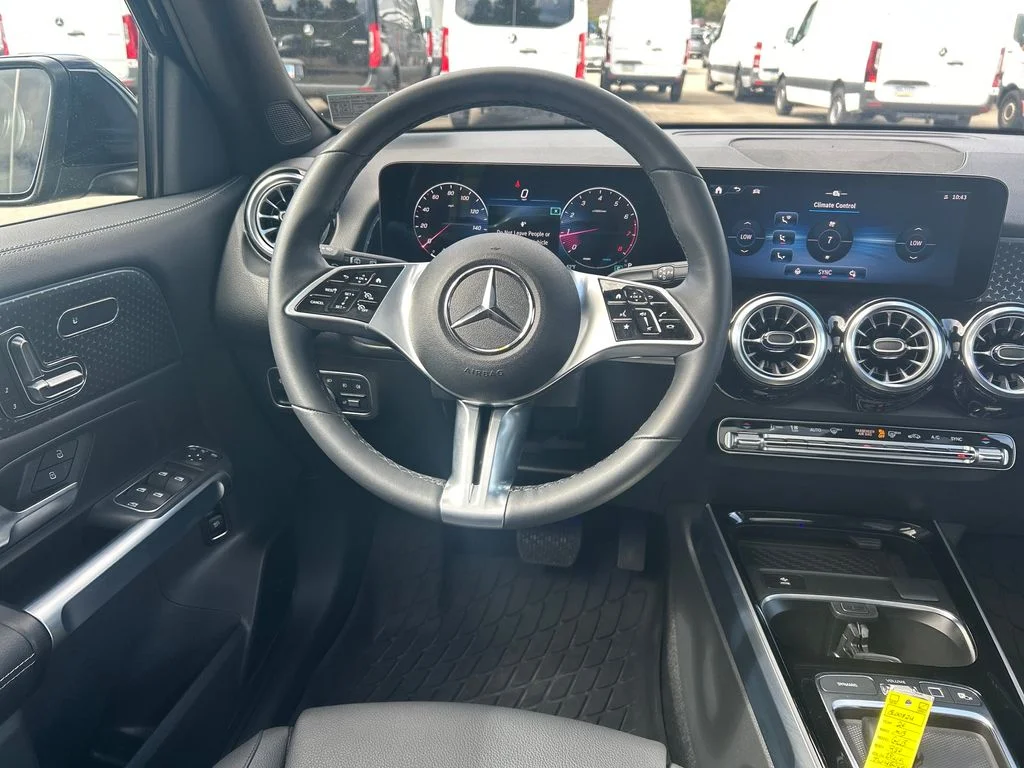Used 2026 Black Mercedes-Benz GLB 250 image 13