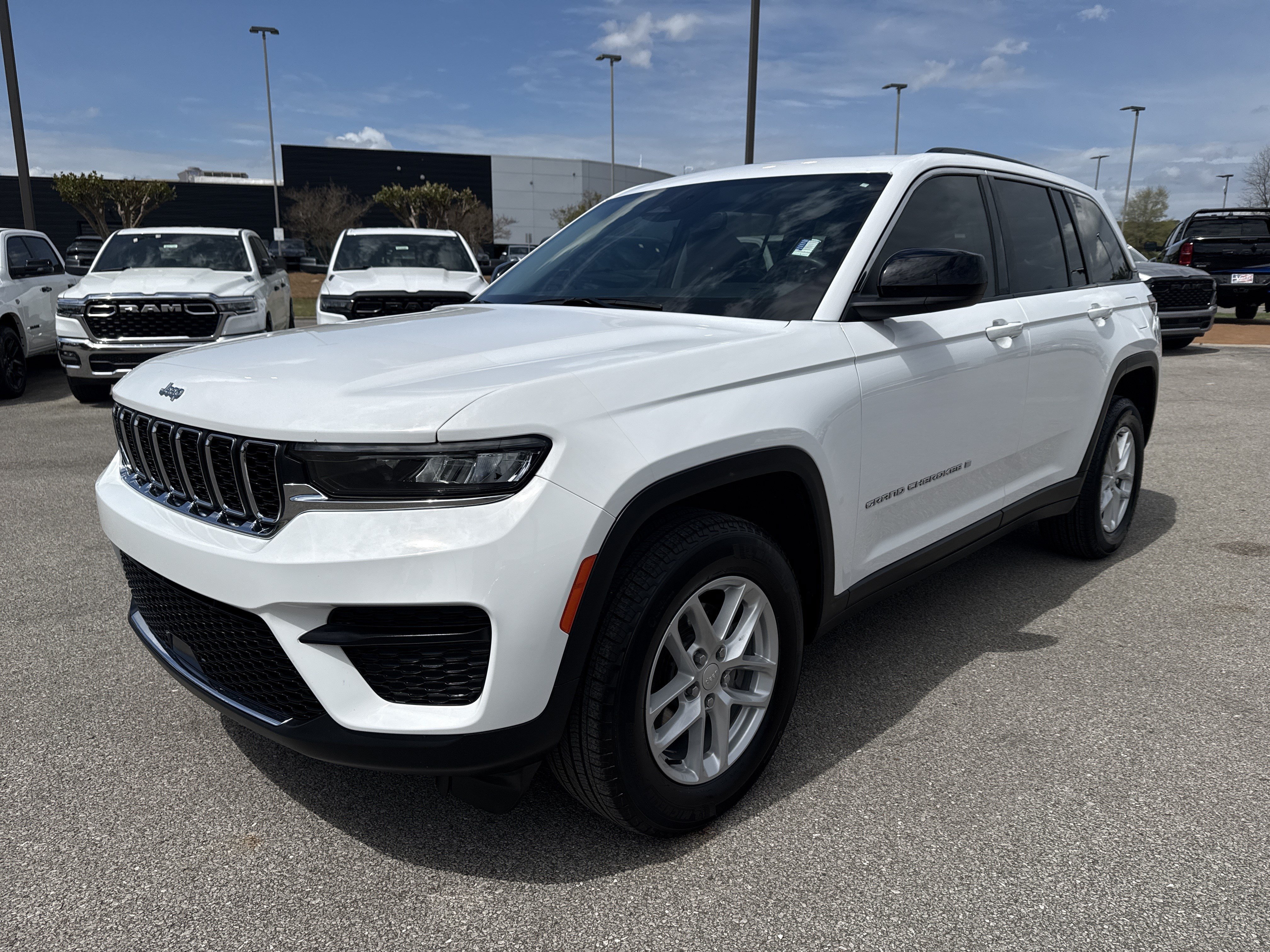 Used 2024 Bright White Clearcoat Jeep Laredo X image 3