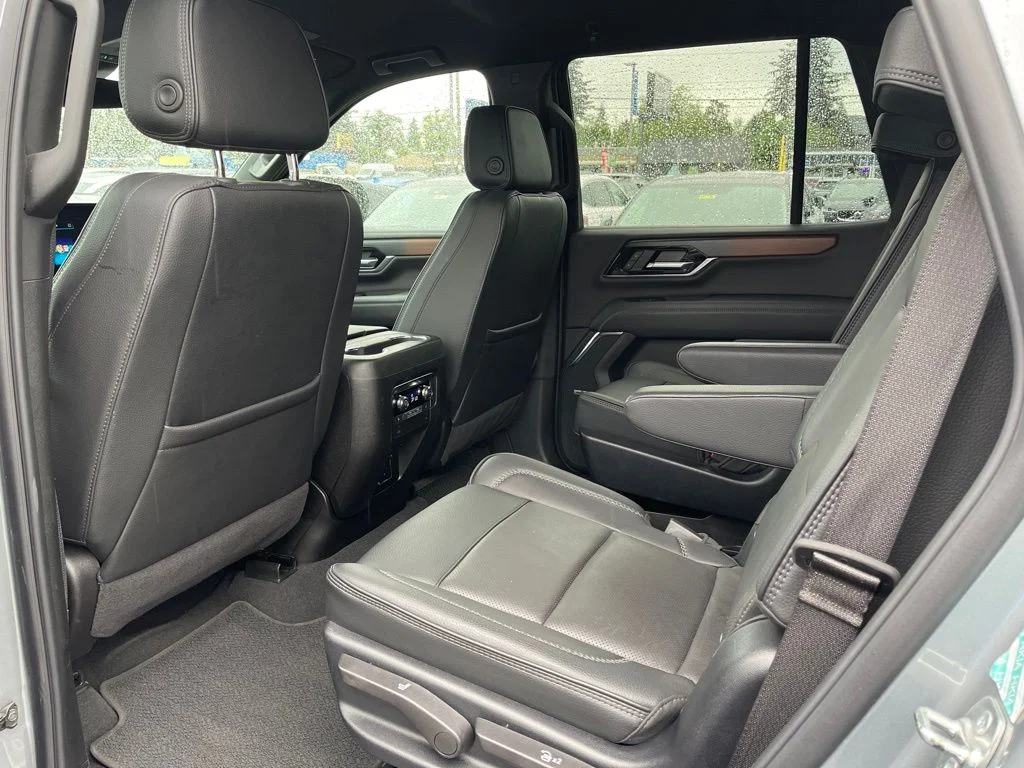 Used 2025 Silver GMC Denali image 13