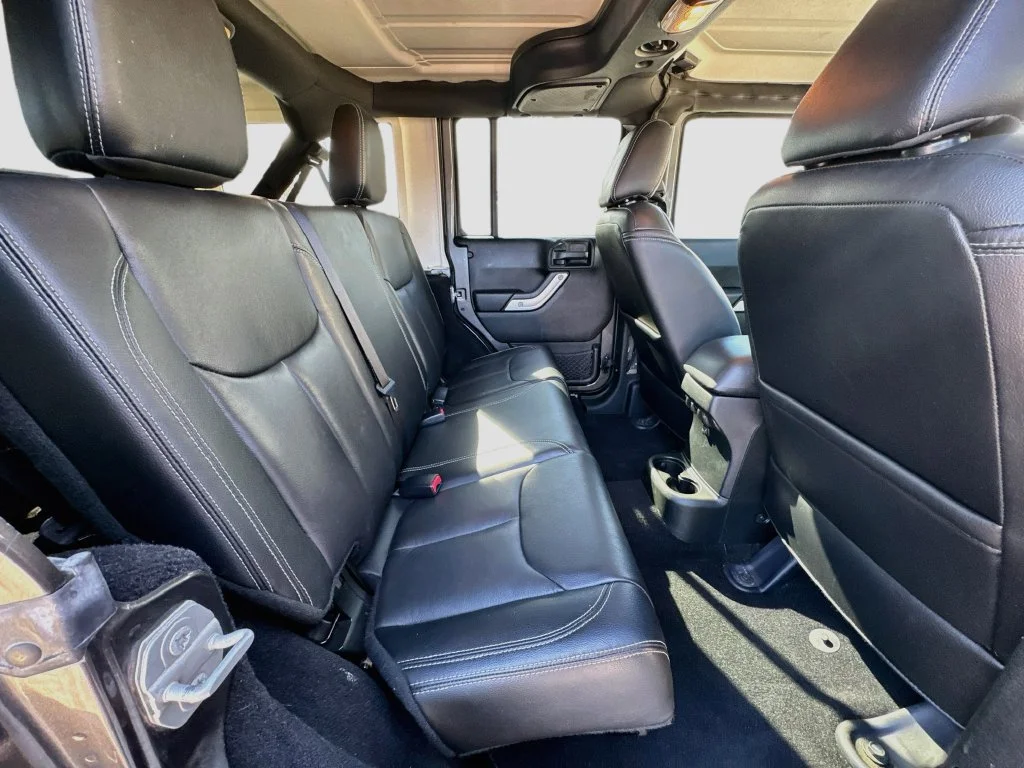 Used 2017 Gray Jeep Unlimited Rubicon image 29