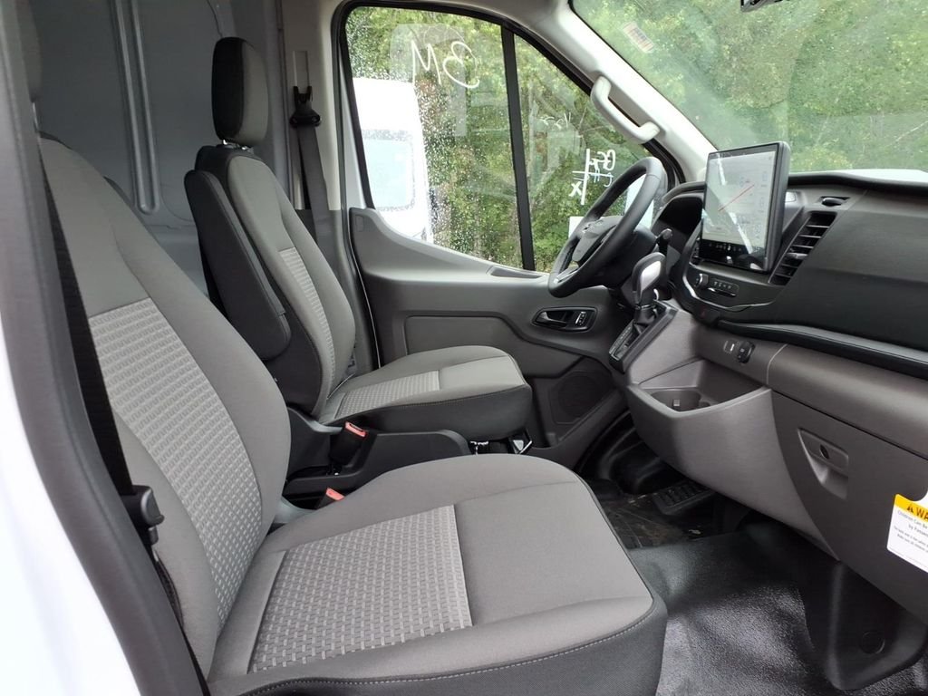 New 2026 Oxford White Ford Cargo Van image 9