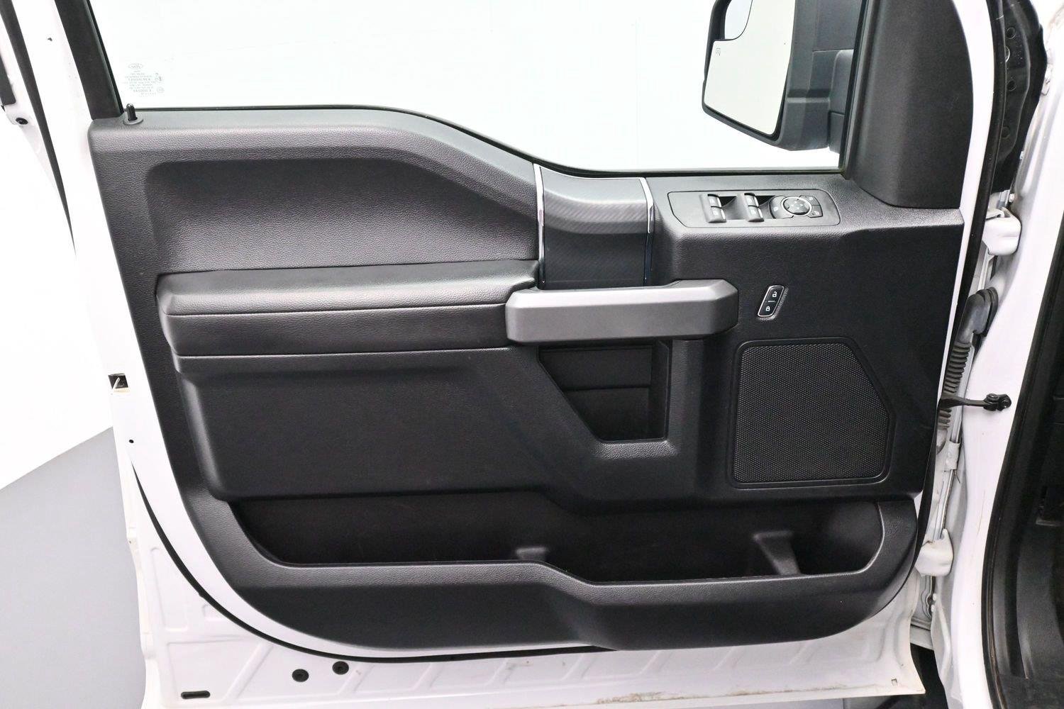 Used 2018 Oxford White Ford XLT image 11