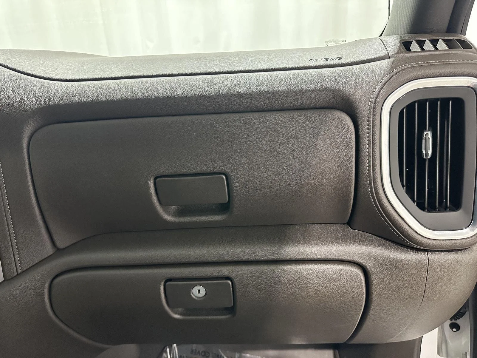 Used 2022 WHITE FROST TRICOAT GMC Denali image 28