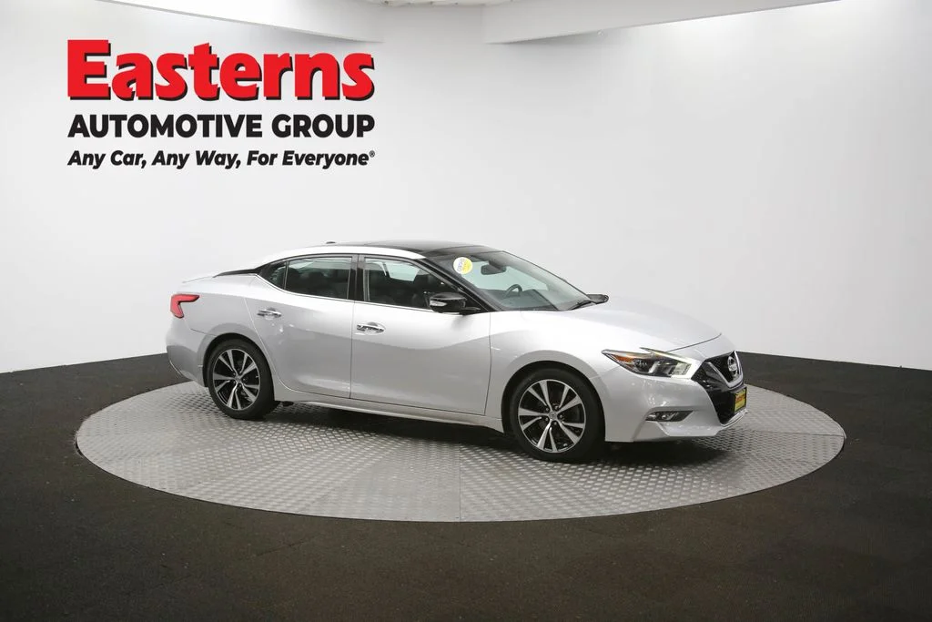 Used 2018 Silver Nissan Platinum image 51
