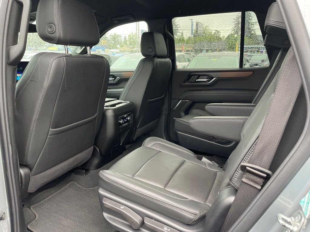 Used 2025 Sterling Metallic GMC Denali image 13