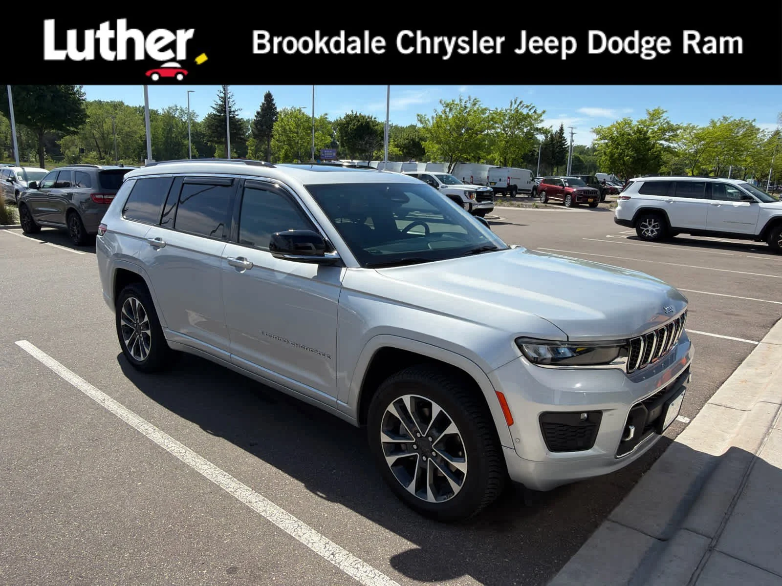 2022 Jeep Grand Cherokee L Overland 4x4's photo