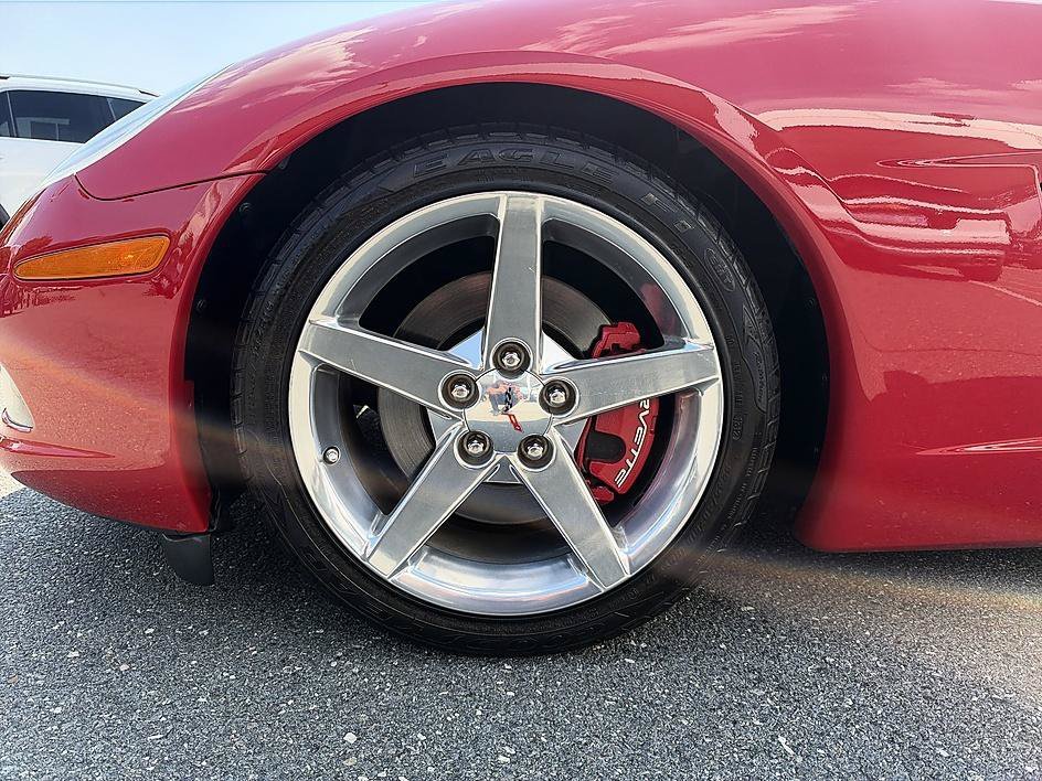 Used 2005 Victory Red Chevrolet Base image 9