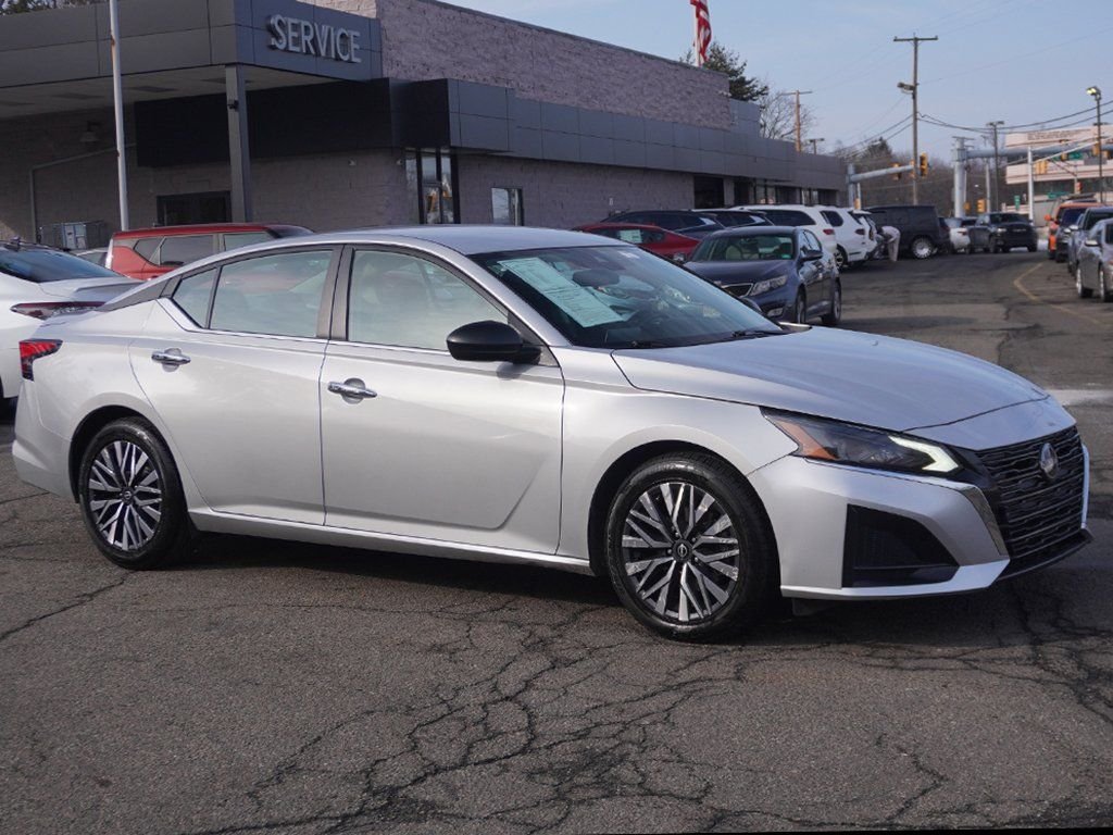 Used 2024 Nissan Altima SV with VIN 1N4BL4DV5RN339209 for sale in Riverdale, NJ