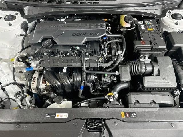 New 2026 White Hyundai SE image 21