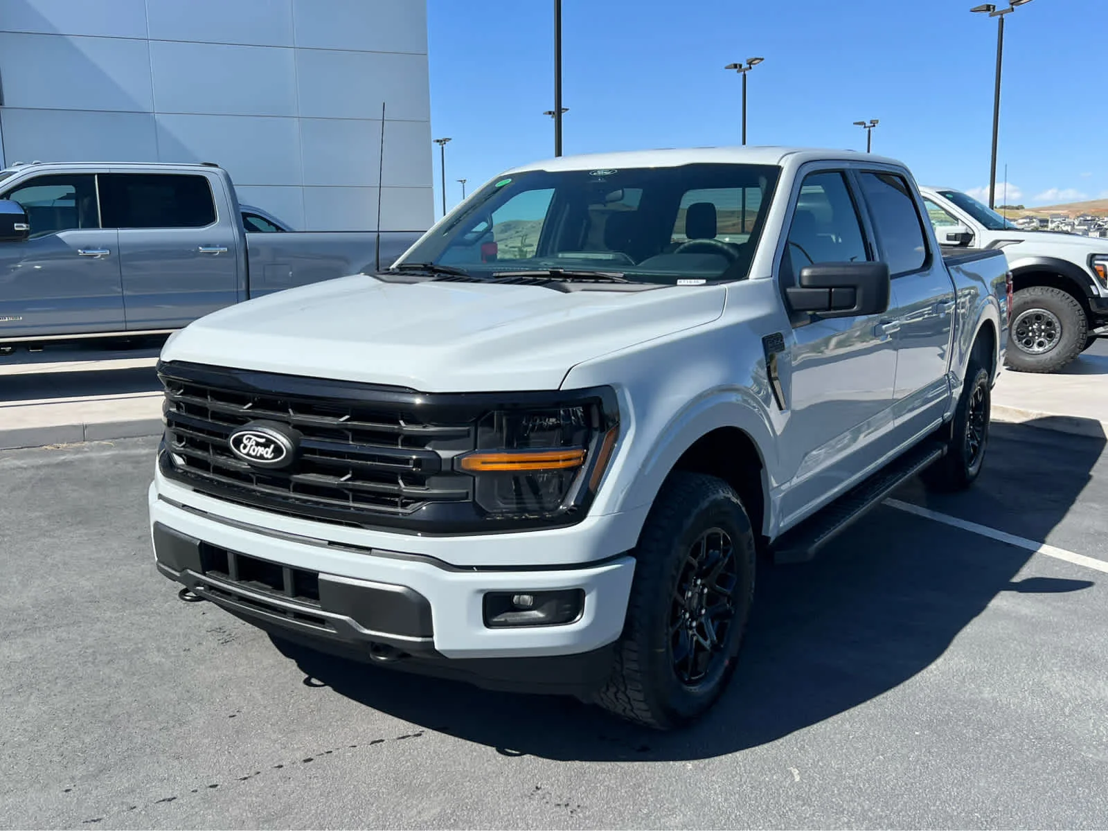 New 2026 Avalanche Ford XLT image 2