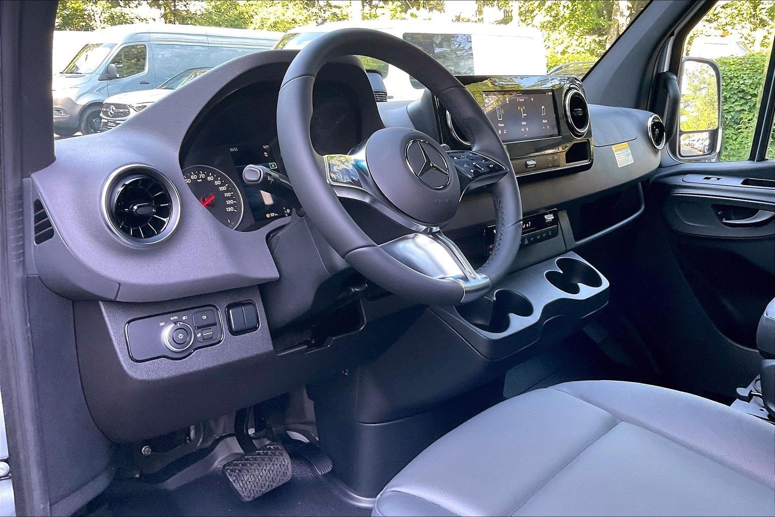 New 2026 high-tech silver metallic Mercedes-Benz Passenger 170 WB image 20