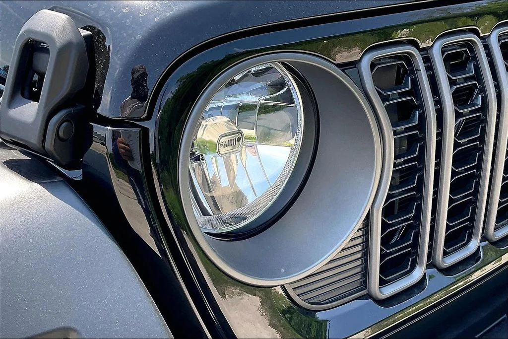 New 2026 Jeep Wrangler Sport 4D Sport Utility