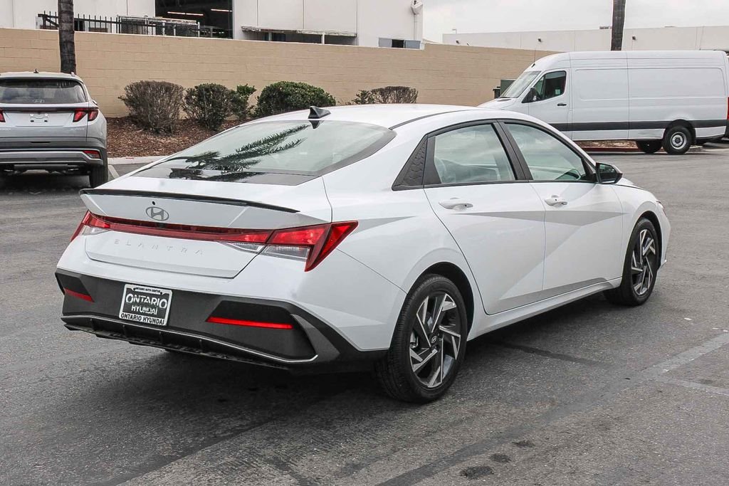 Certified Used 2025 White Hyundai SEL Sport image 11