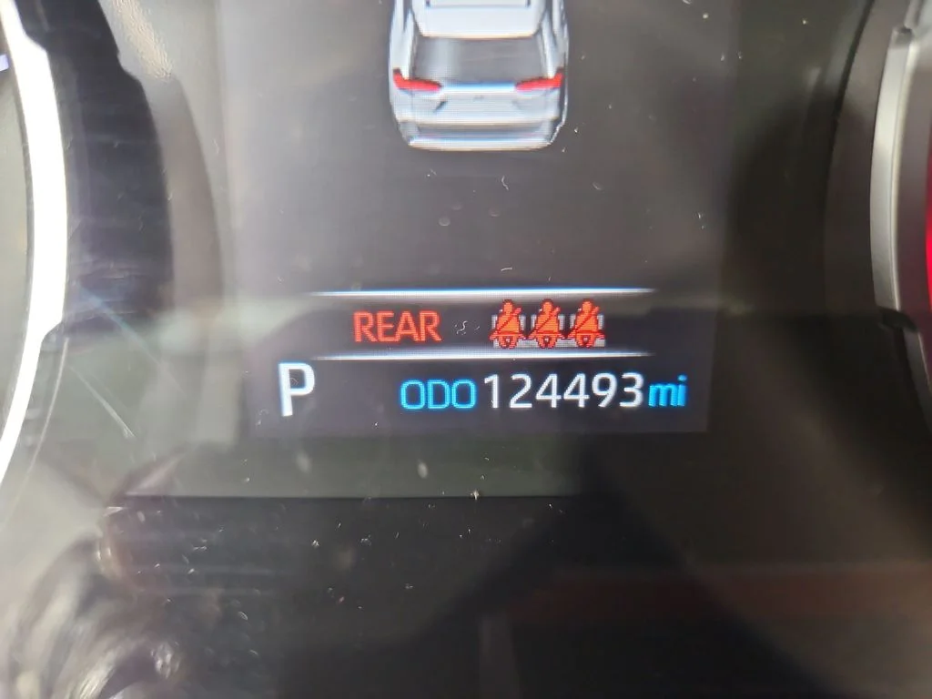 Used 2021  Toyota XLE image 17