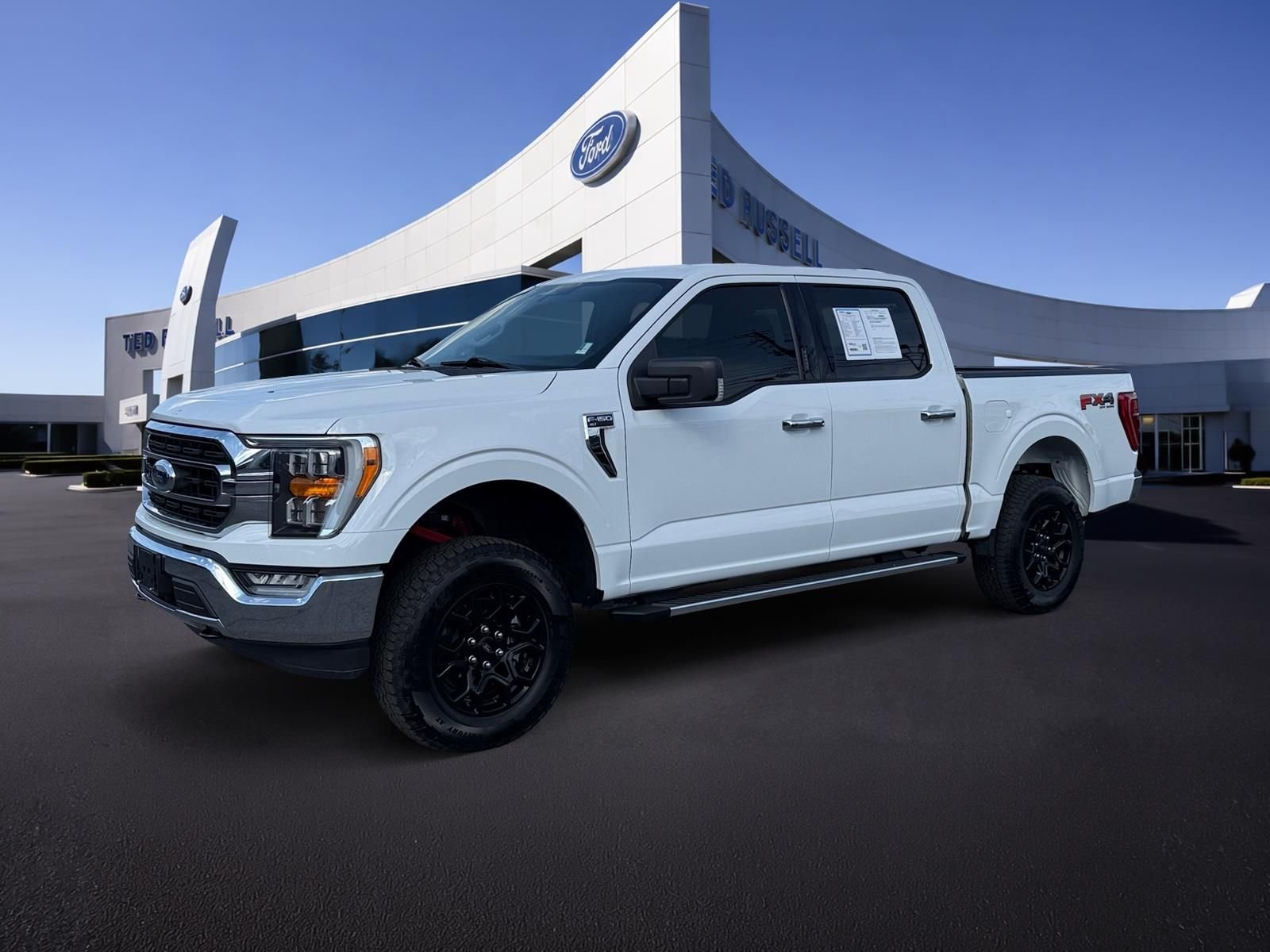 Certified Used 2022 Oxford White Ford XLT image 1