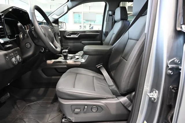2026 Chevrolet Silverado 1500 LTZ - Photo 10