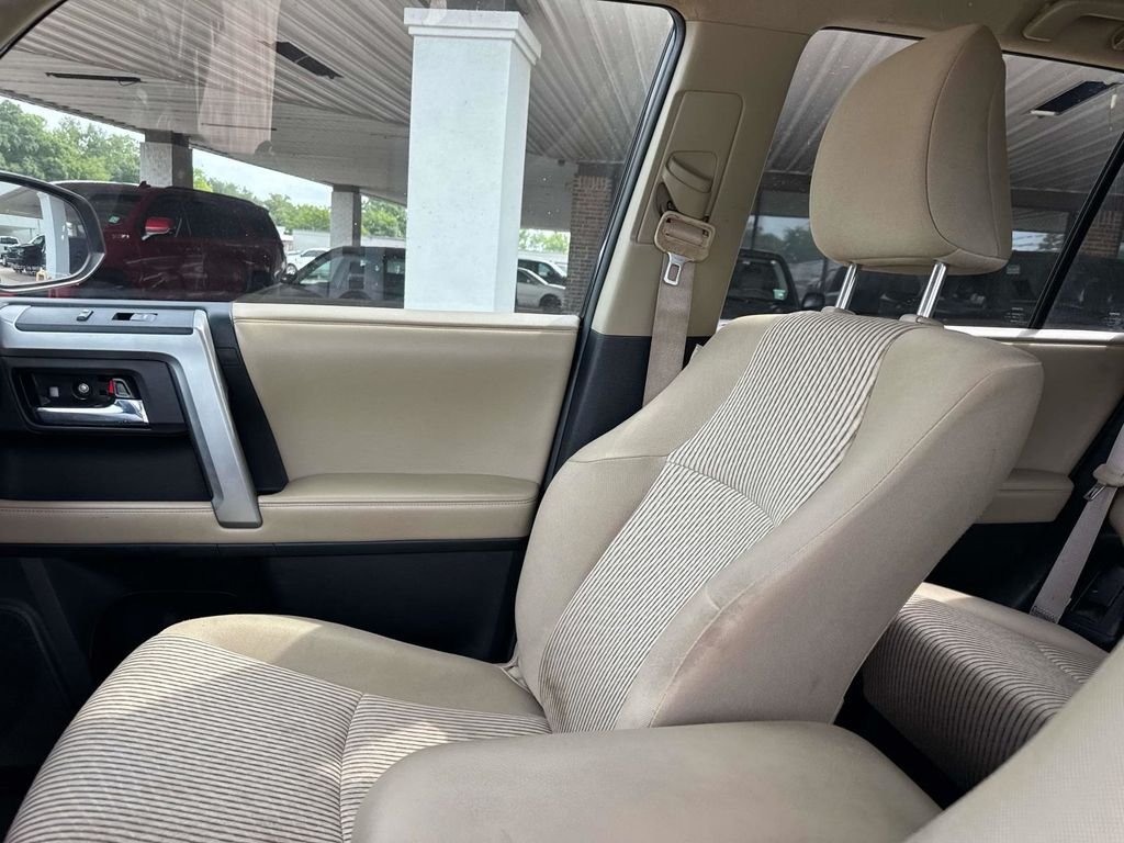 Used 2016 Black Toyota SR5 image 36