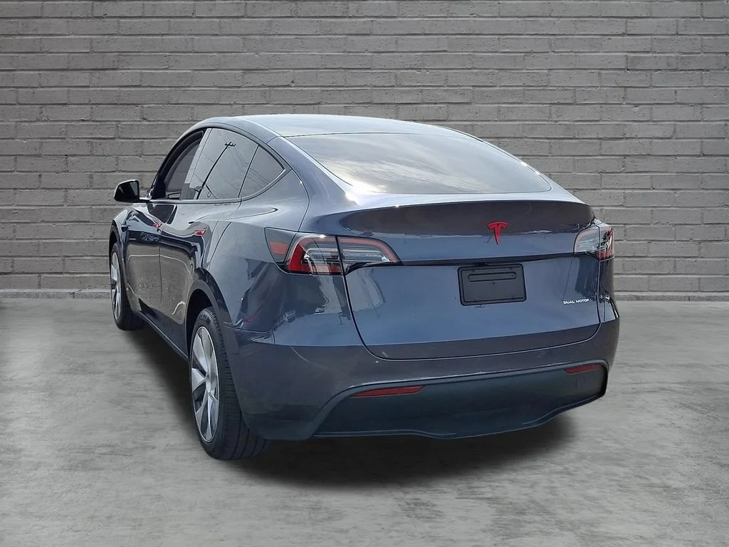 Used 2023  Tesla Long Range image 8