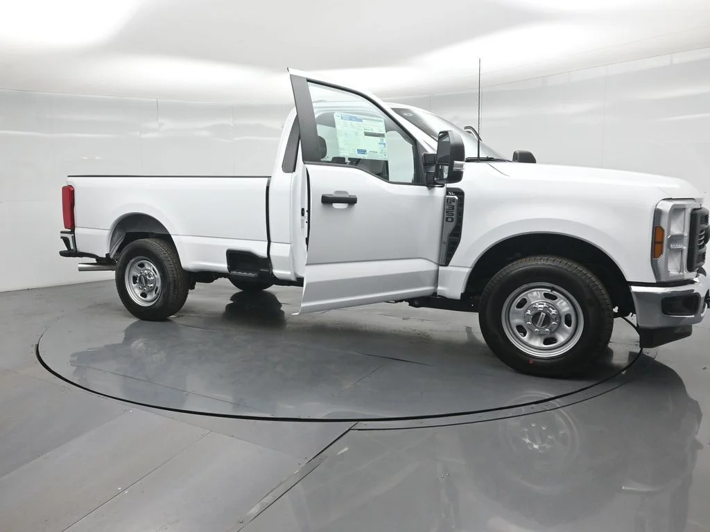 New 2026 Oxford White Ford XL image 23