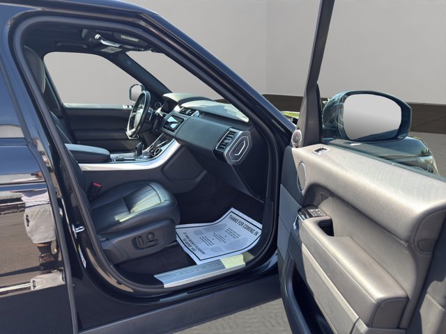 Used 2022 Black Land Rover HSE Silver Edition image 27
