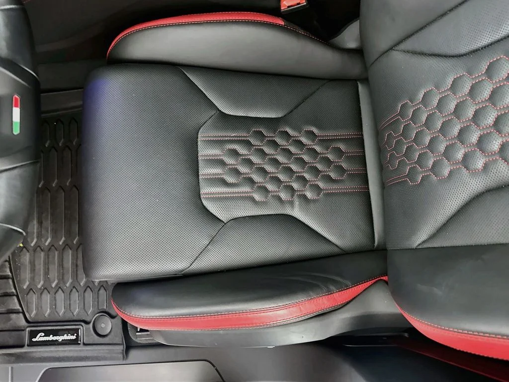 Used 2023 Red Lamborghini S image 20