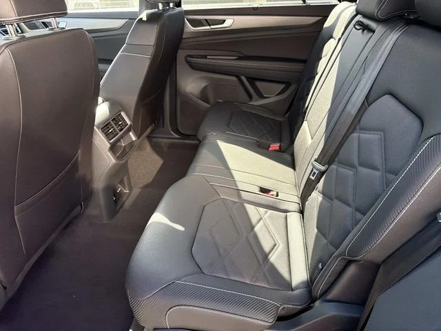 New 2026 Black Volkswagen 2.0T SE w/Technology image 11