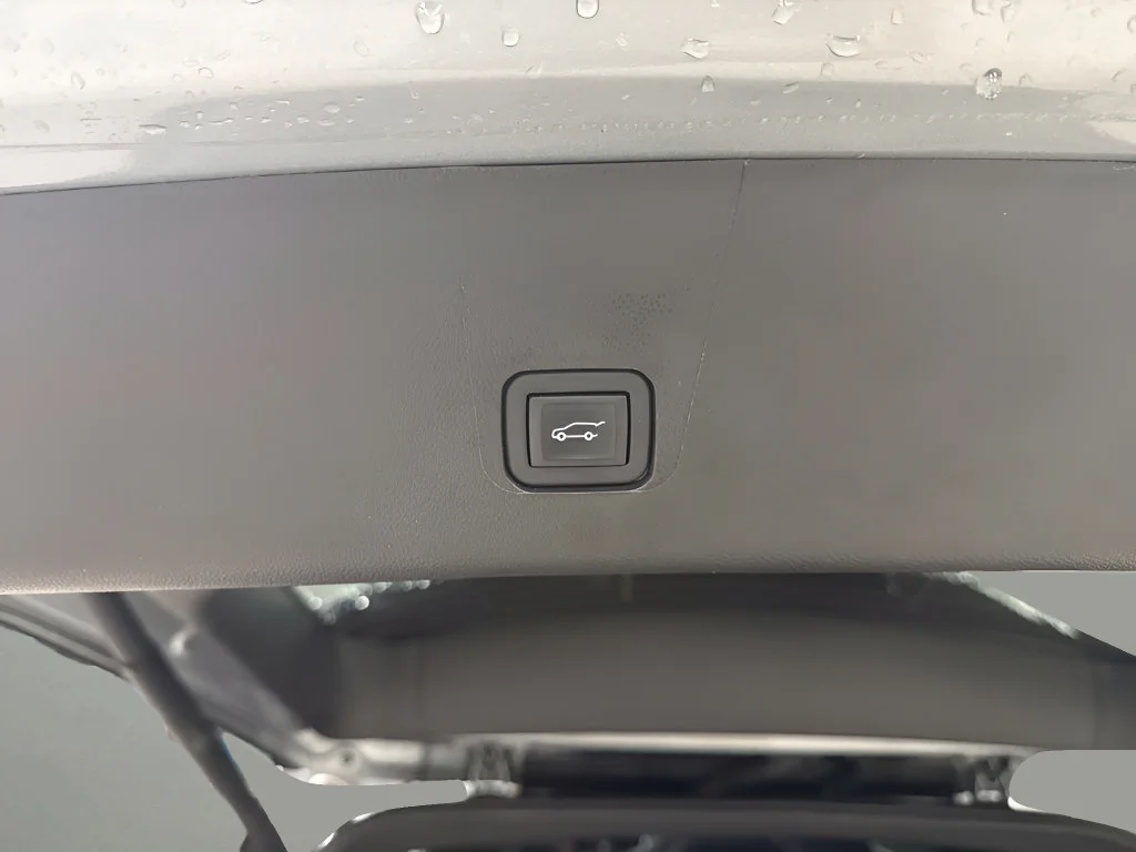 2023 Chevrolet Traverse 1LT - Photo 14