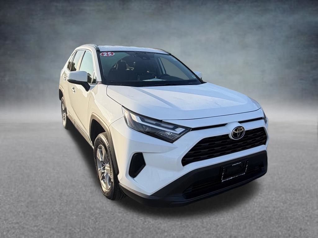 Used 2025 Ice Toyota XLE image 8