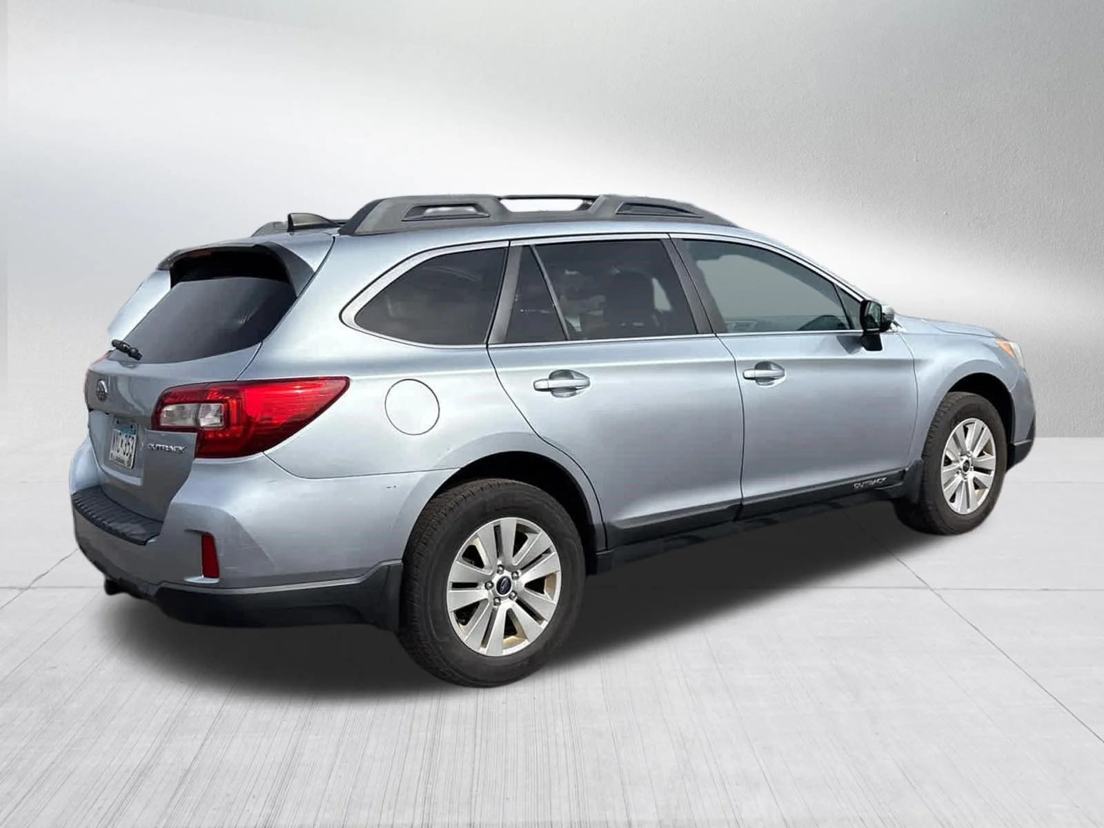 Used 2016 Ice Silver Metallic Subaru 2.5i Premium image 8