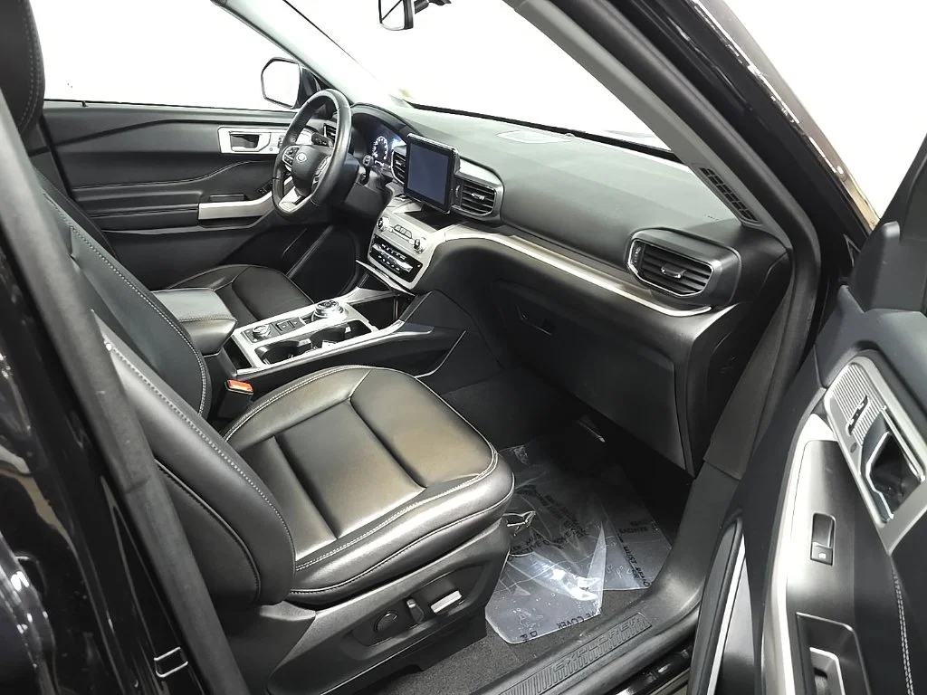 Used 2024 Black Ford XLT image 16