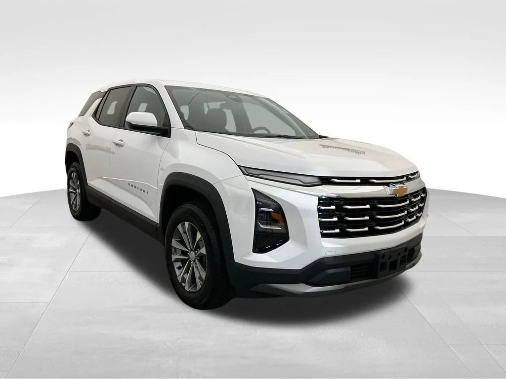 Used 2025 Summit White Chevrolet LT image 7