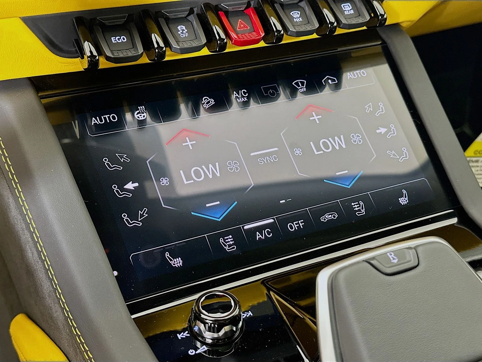 Used 2025 Yellow Lamborghini  image 20
