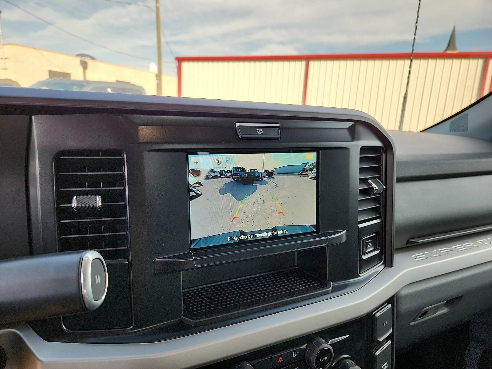 New 2027 Oxford White Ford XLT image 23